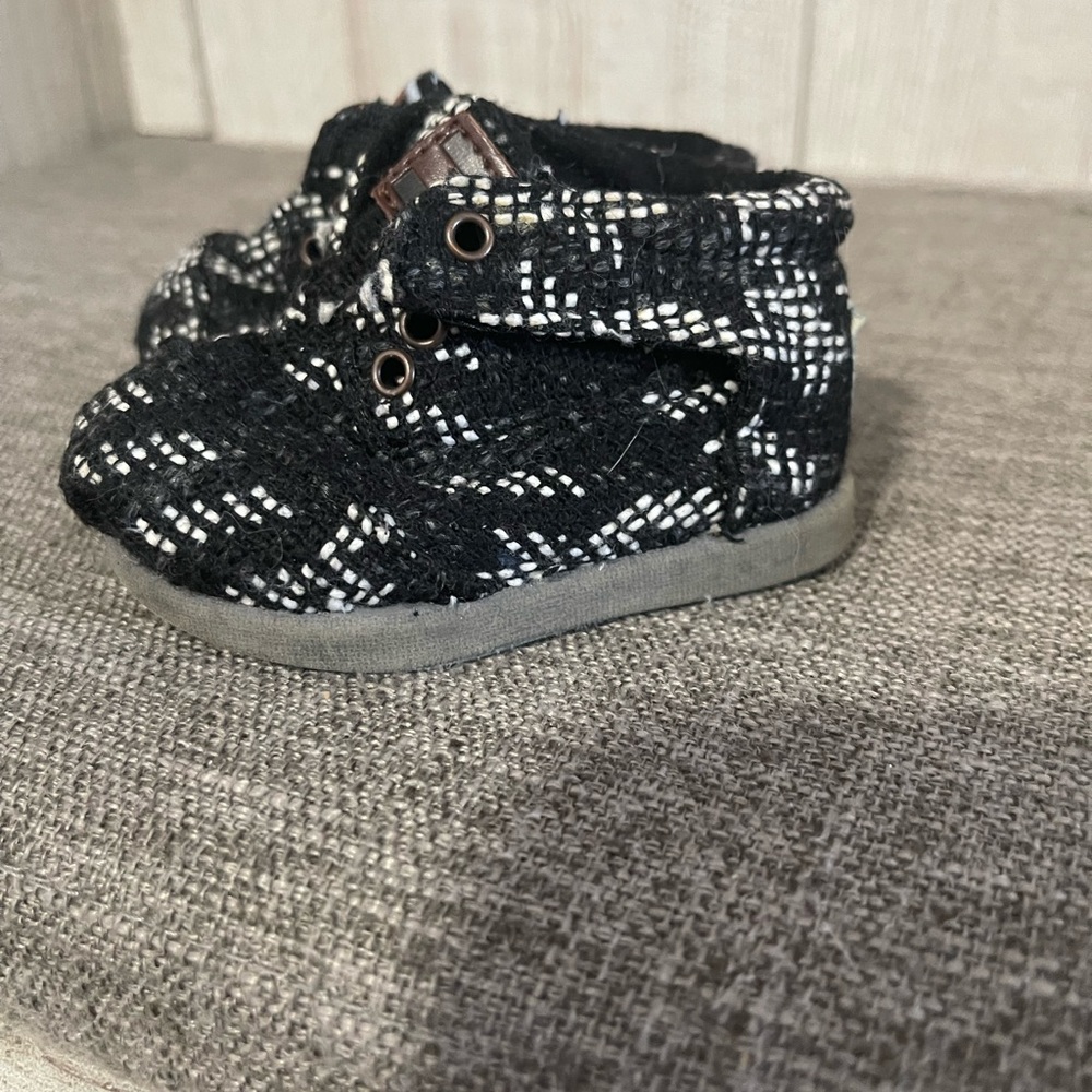 Toms